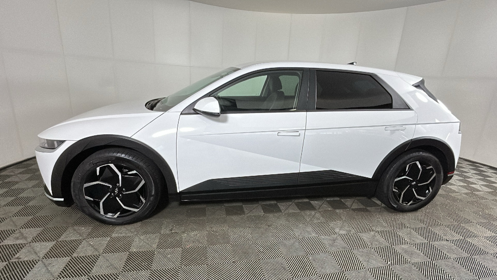 Used 2023 Hyundai Ioniq 5 SEL w/ Cargo Package AWD/4WD image 7