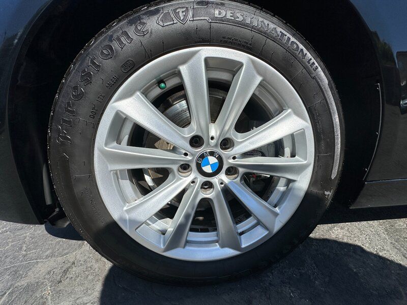 Used 2015 BMW 528i xDrive Sedan AWD/4WD image 9
