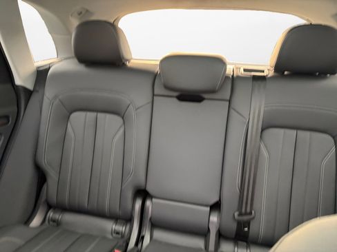 Used 2025 Audi Q5 2.0T Premium w/ Convenience Plus Package image 12