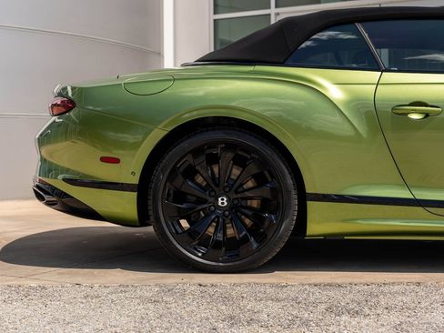 Certified 2025 Bentley Continental GTC AWD/4WD image 7