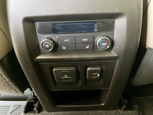 Used 2023 Chevrolet Traverse Premier w/ LPO, Floor Liner Package AWD/4WD image 27