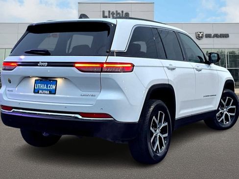 Used 2024 Jeep Grand Cherokee Limited image 23