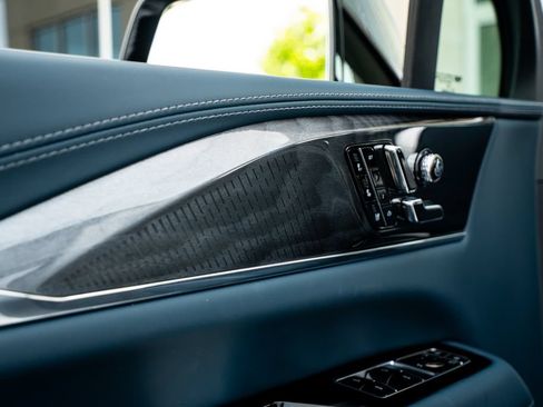 Used 2025 Cadillac Escalade IQ Luxury 2 w/ LPO, Premium Carpet Package AWD/4WD image 27