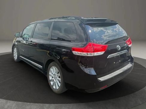Used 2013 Toyota Sienna Limited w/ Premium Pkg FWD image 4