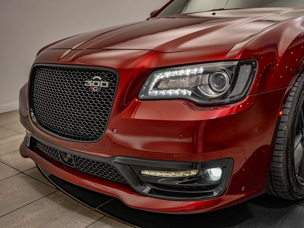 Used 2023 Chrysler 300 C RWD image 3