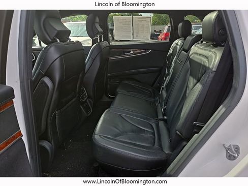 Used 2016 Lincoln MKX Select image 18