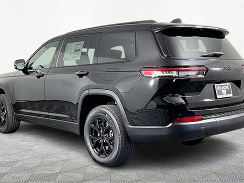 New 2025 Jeep Grand Cherokee L Altitude image 4