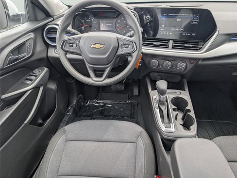New 2026 Chevrolet Trax LS w/ LS Convenience Package FWD image 17