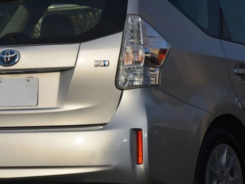 Used 2013 Toyota Prius V Three image 42