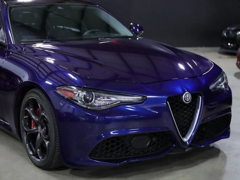 Used 2017 Alfa Romeo Giulia Ti w/ TI 19" Sport Package image 2