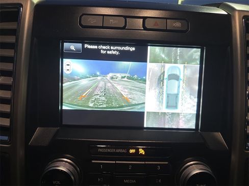 Used 2015 Ford F150 Platinum w/ Equipment Group 701A Luxury image 23