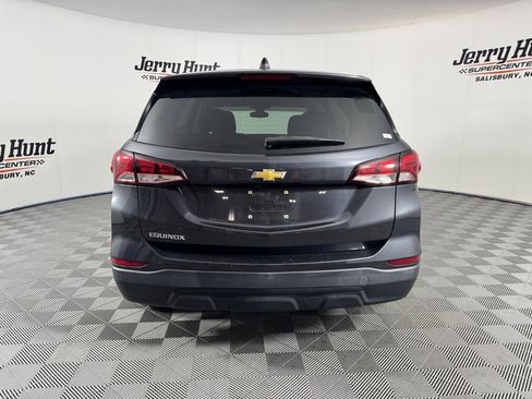 Used 2022 Chevrolet Equinox LS w/ LS Convenience Package FWD image 8