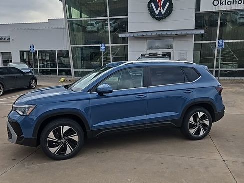 New 2026 Volkswagen Taos SE AWD/4WD image 8