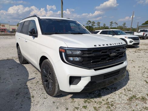 Certified 2025 Ford Expedition Platinum w/ Stealth Appearance Package image 2