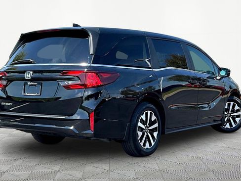Certified 2025 Honda Odyssey EX-L image 6