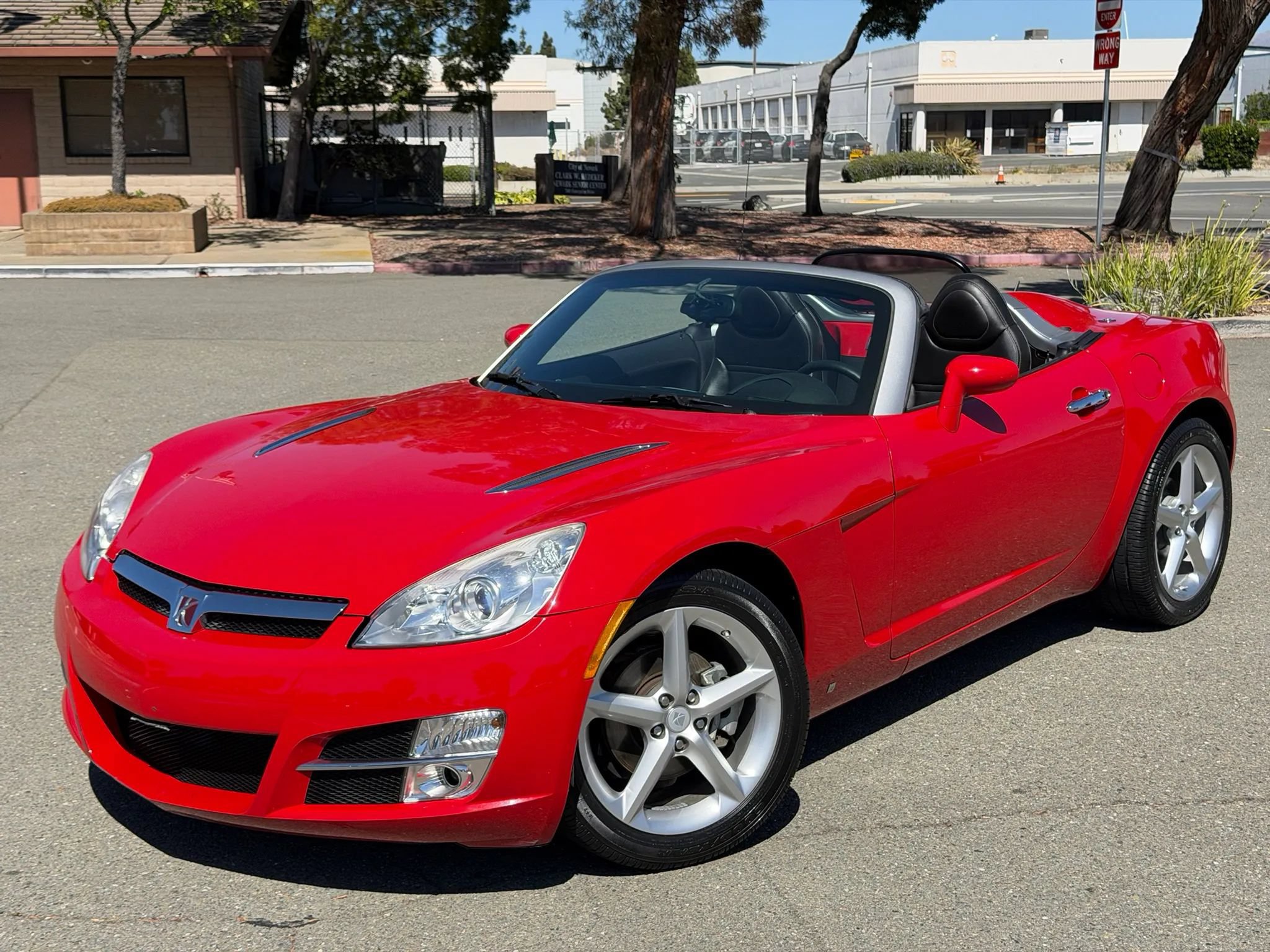 Used 2008 Saturn Sky w/ Premium Trim Package RWD image 1