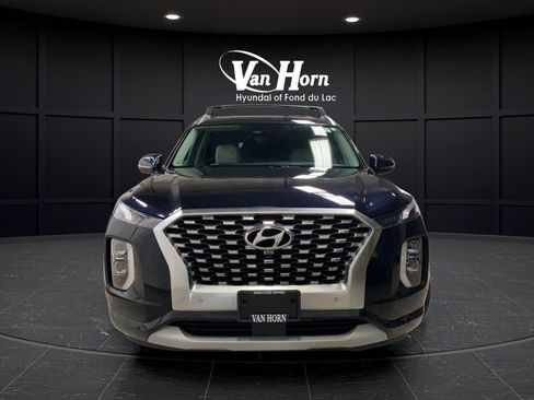Used 2022 Hyundai Palisade Limited w/ Winter Package AWD/4WD image 2