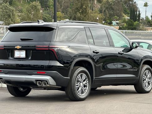 New 2026 Chevrolet Traverse LT w/ LPO, Illumination Package image 4