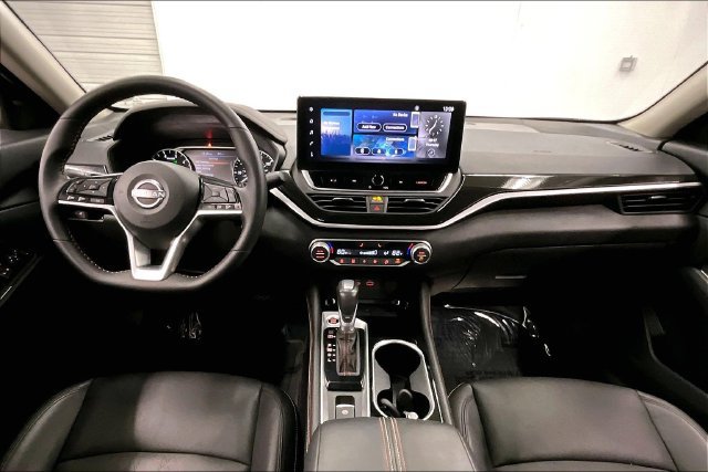 Used 2025 Nissan Altima 2.5 SR w/ SR Premium Package AWD/4WD image 18