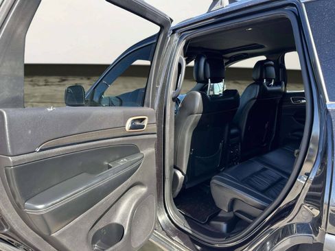 Used 2016 Jeep Grand Cherokee Limited AWD/4WD image 16