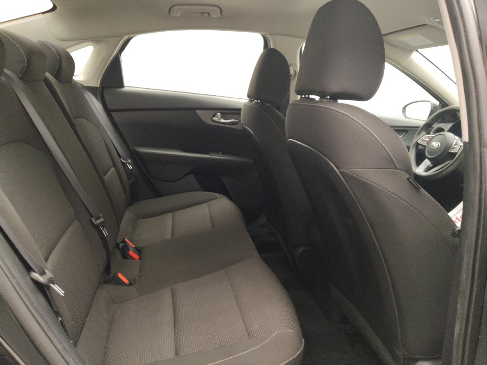 Used 2020 Kia Forte LXS FWD image 19