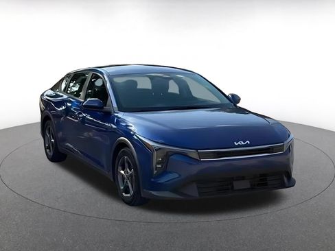 Used 2025 Kia K4 FWD image 3