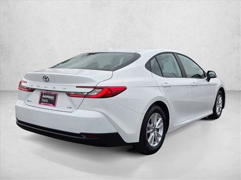 Used 2025 Toyota Camry LE image 5