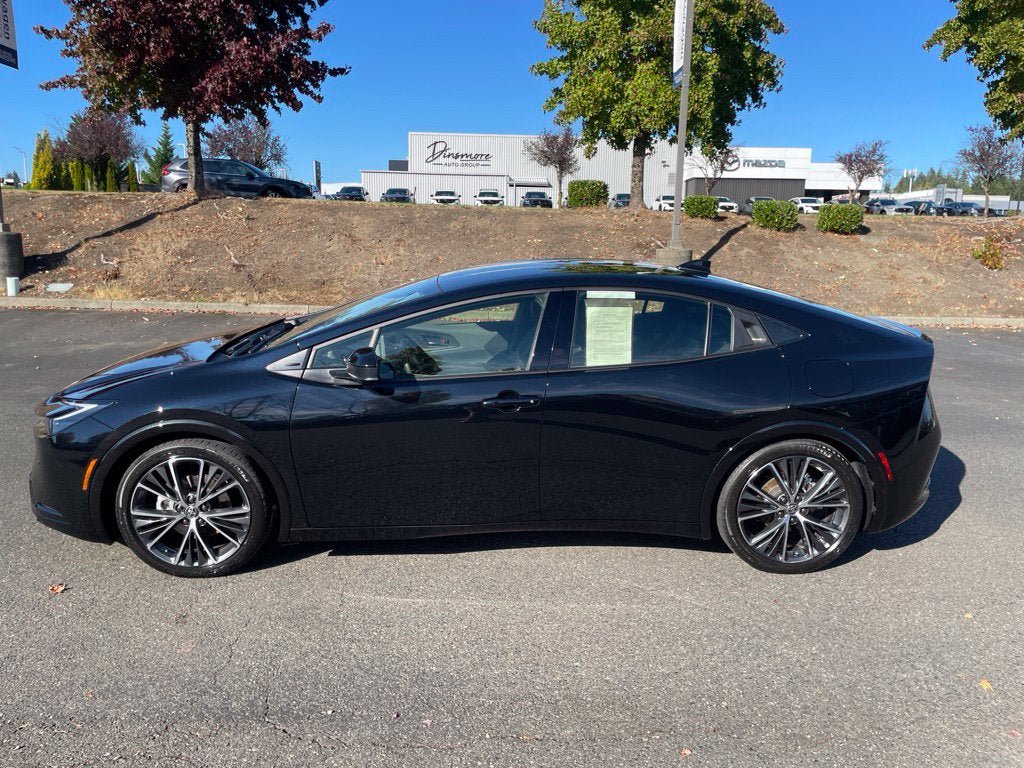 Used 2024 Toyota Prius XLE AWD/4WD image 9
