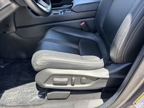 Certified 2025 Honda Pilot EX-L image 18