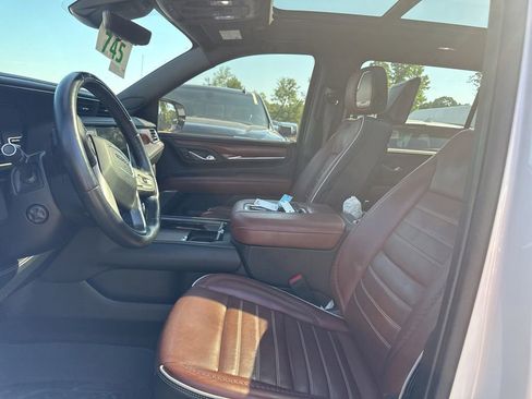 Used 2023 GMC Yukon XL Denali Ultimate w/ LPO, Floor Liner Package AWD/4WD image 7