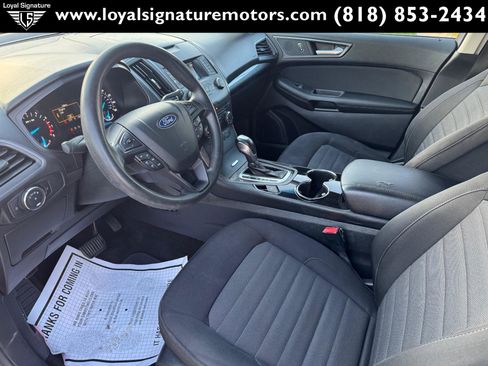 Used 2018 Ford Edge SE image 14