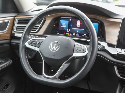 Used 2024 Volkswagen Atlas SE image 16