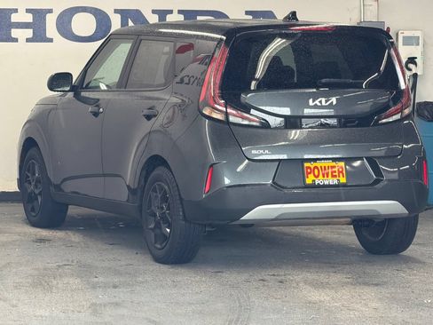 Used 2023 Kia Soul LX w/ LX Technology Package FWD image 5