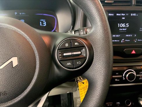 Used 2025 Kia Soul LX FWD image 19