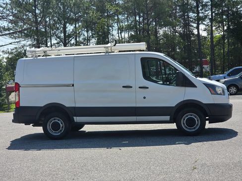 Used 2015 Ford Transit 250 130 Low Roof RWD image 5