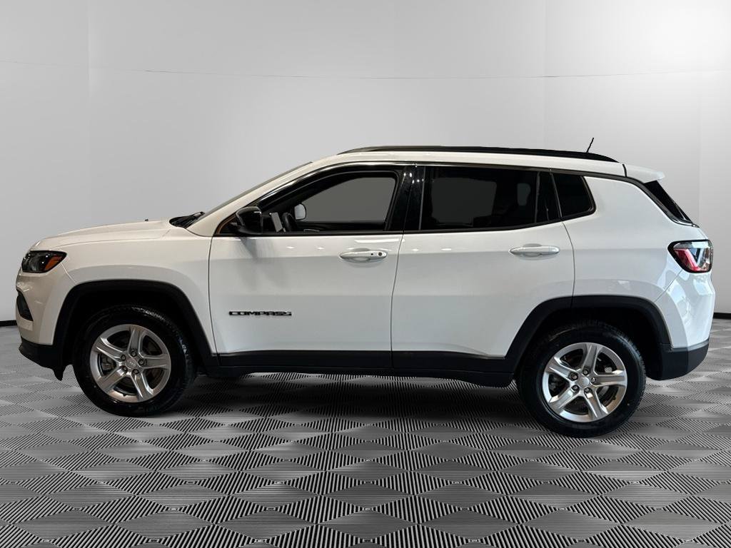 Used 2024 Jeep Compass Latitude AWD/4WD image 2