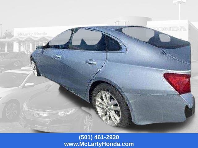 Used 2017 Chevrolet Malibu LT w/ Leather Package FWD image 3