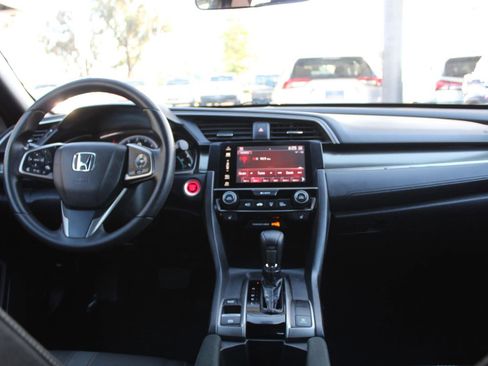 Used 2018 Honda Civic EX image 13