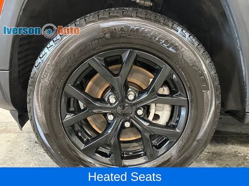 Used 2024 Jeep Grand Cherokee L Altitude image 12