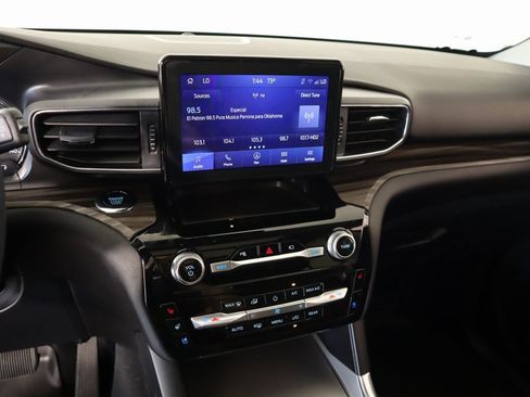 Used 2022 Ford Explorer Limited w/ Equipment Group 301A image 5