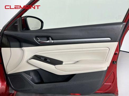 Used 2020 Nissan Altima 2.0 Platinum FWD image 36