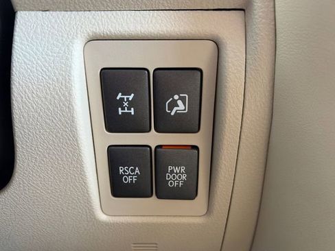 Used 2014 Lexus LX 570 4WD image 10