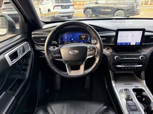 Used 2020 Ford Explorer Platinum image 21