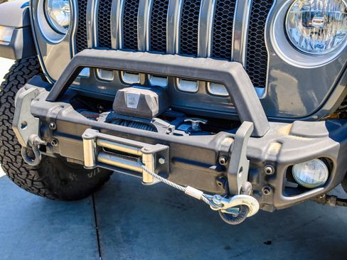 Used 2020 Jeep Wrangler Unlimited Sahara AWD/4WD image 7