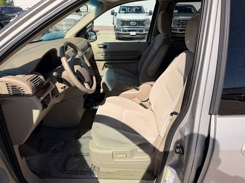 Used 2005 Ford Freestar SEL FWD image 12