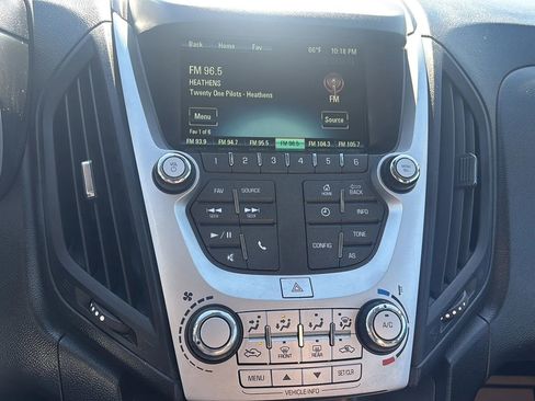 Used 2017 Chevrolet Equinox LS image 22