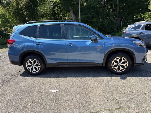Used 2023 Subaru Forester Premium AWD/4WD image 10