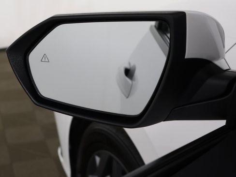 Used 2025 Hyundai Elantra Blue image 30