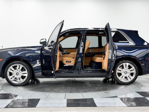 Used 2020 Rolls-Royce Cullinan AWD/4WD image 6