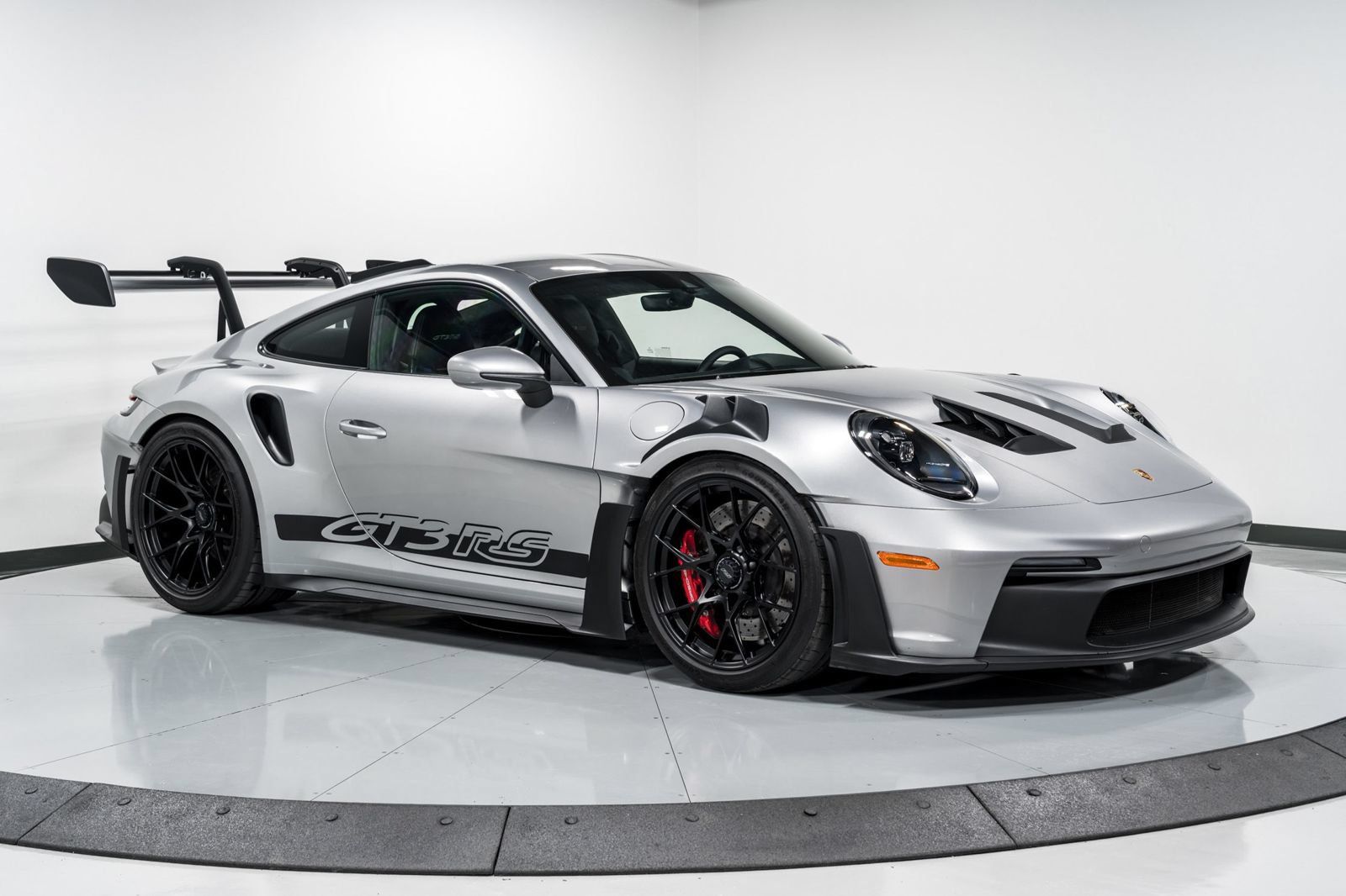 Used 2025 Porsche 911 GT3 RS RWD image 40